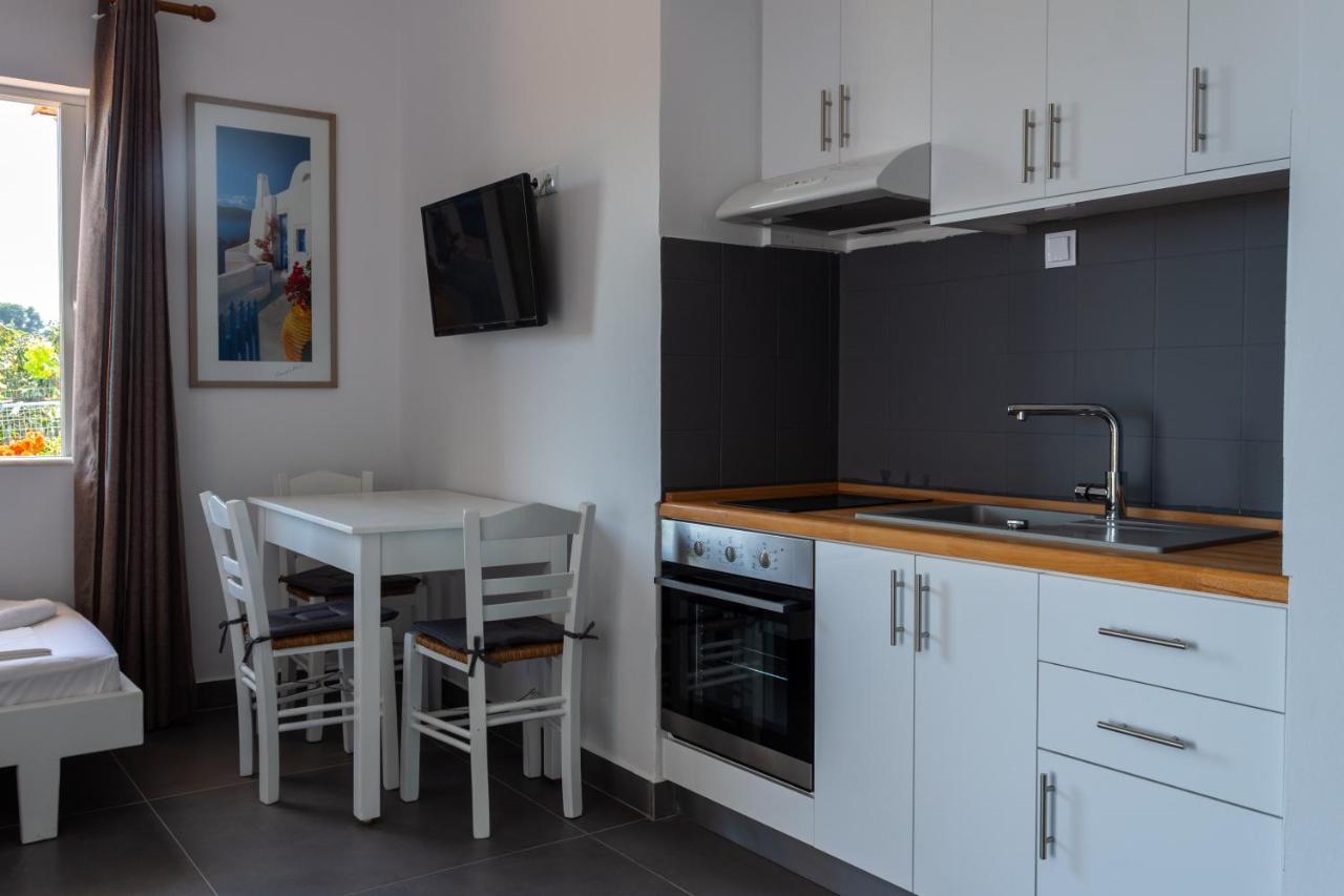 Alexandros Seaside Family Apartments & Villas - Paradise, 7' From Petalidi Kalamaki  Exterior photo