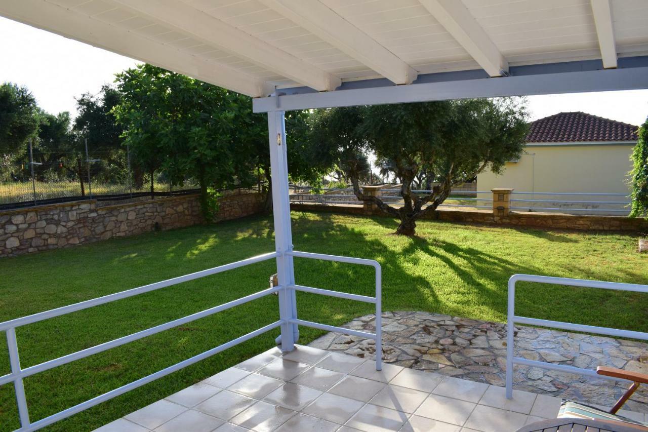 Alexandros Seaside Family Apartments & Villas - Paradise, 7' From Petalidi Kalamaki  Exterior photo