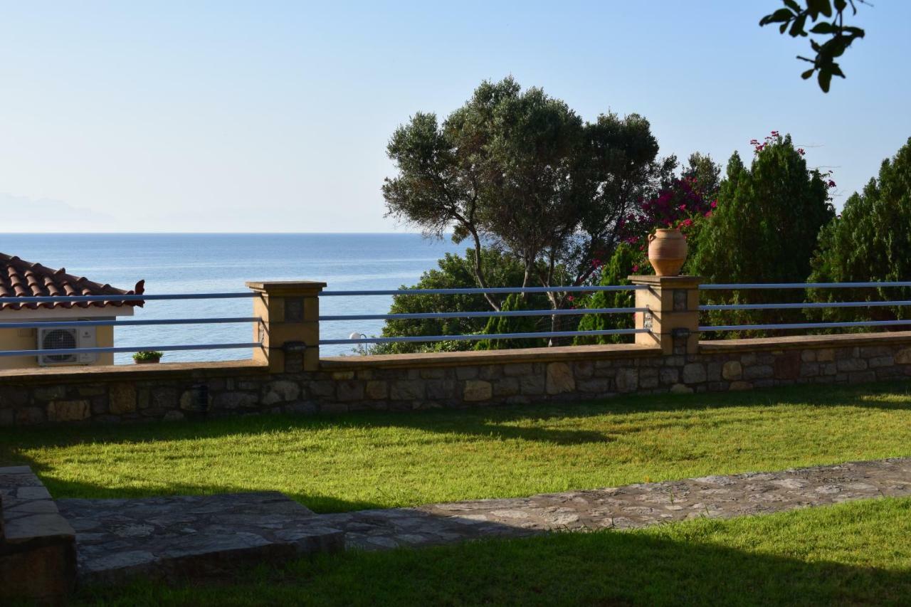 Alexandros Seaside Family Apartments & Villas - Paradise, 7' From Petalidi Kalamaki  Exterior photo