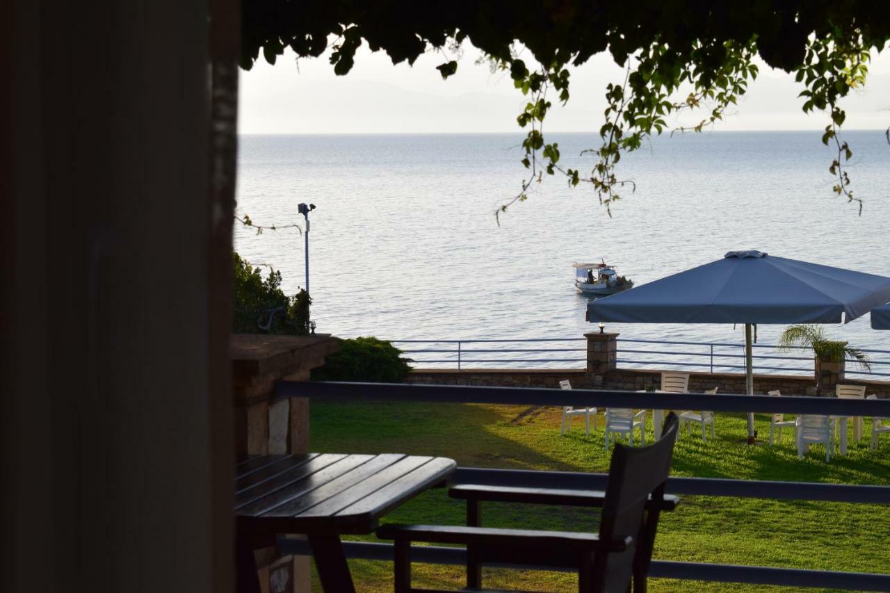 Alexandros Seaside Family Apartments & Villas - Paradise, 7' From Petalidi Kalamaki  Exterior photo