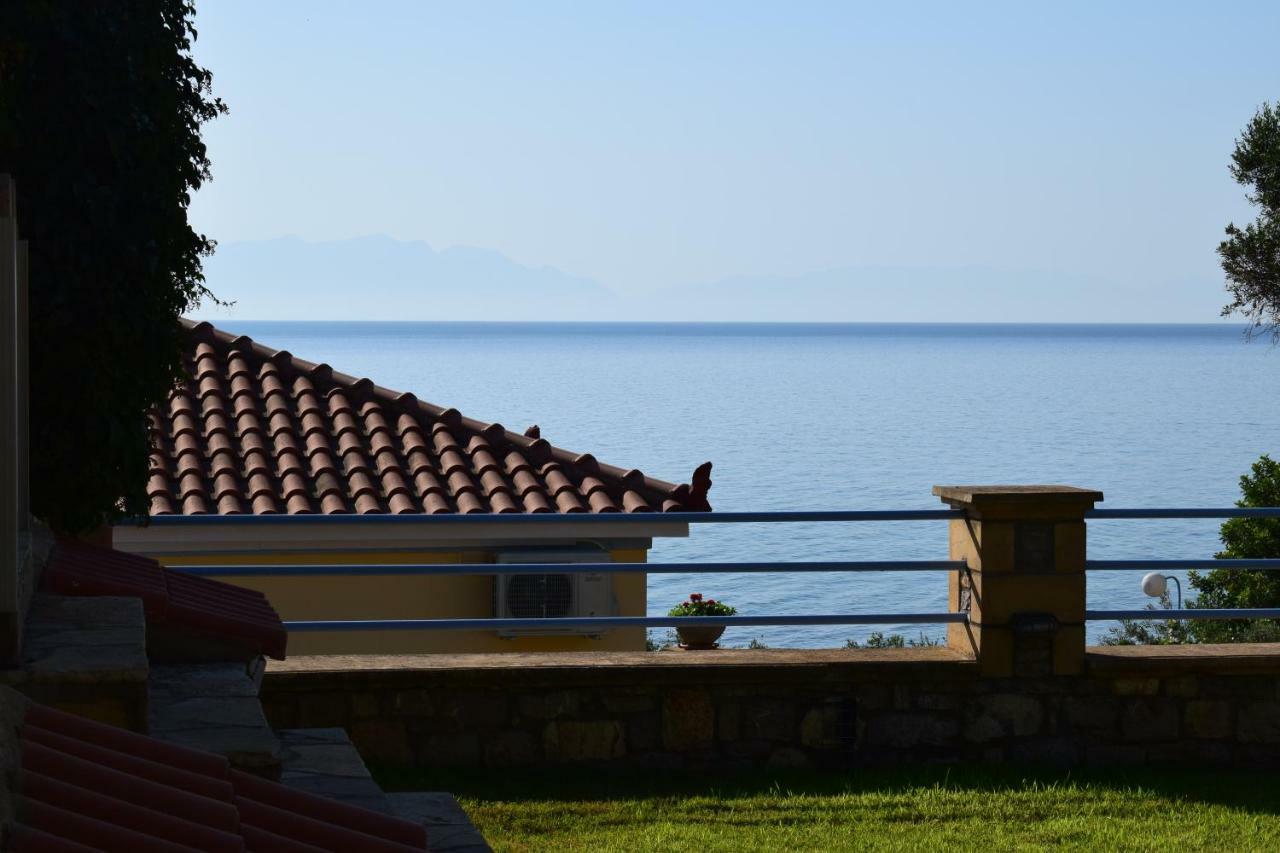 Alexandros Seaside Family Apartments & Villas - Paradise, 7' From Petalidi Kalamaki  Exterior photo