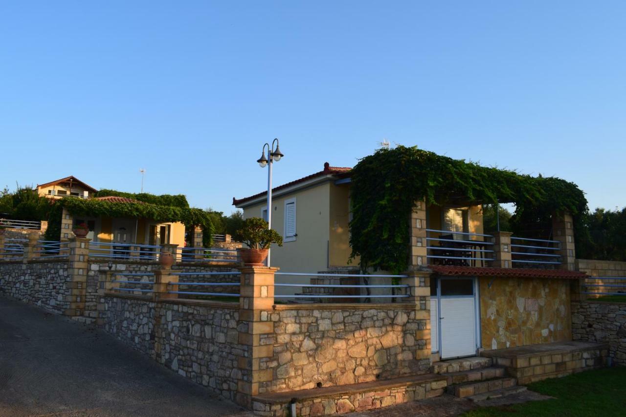 Alexandros Seaside Family Apartments & Villas - Paradise, 7' From Petalidi Kalamaki  Exterior photo