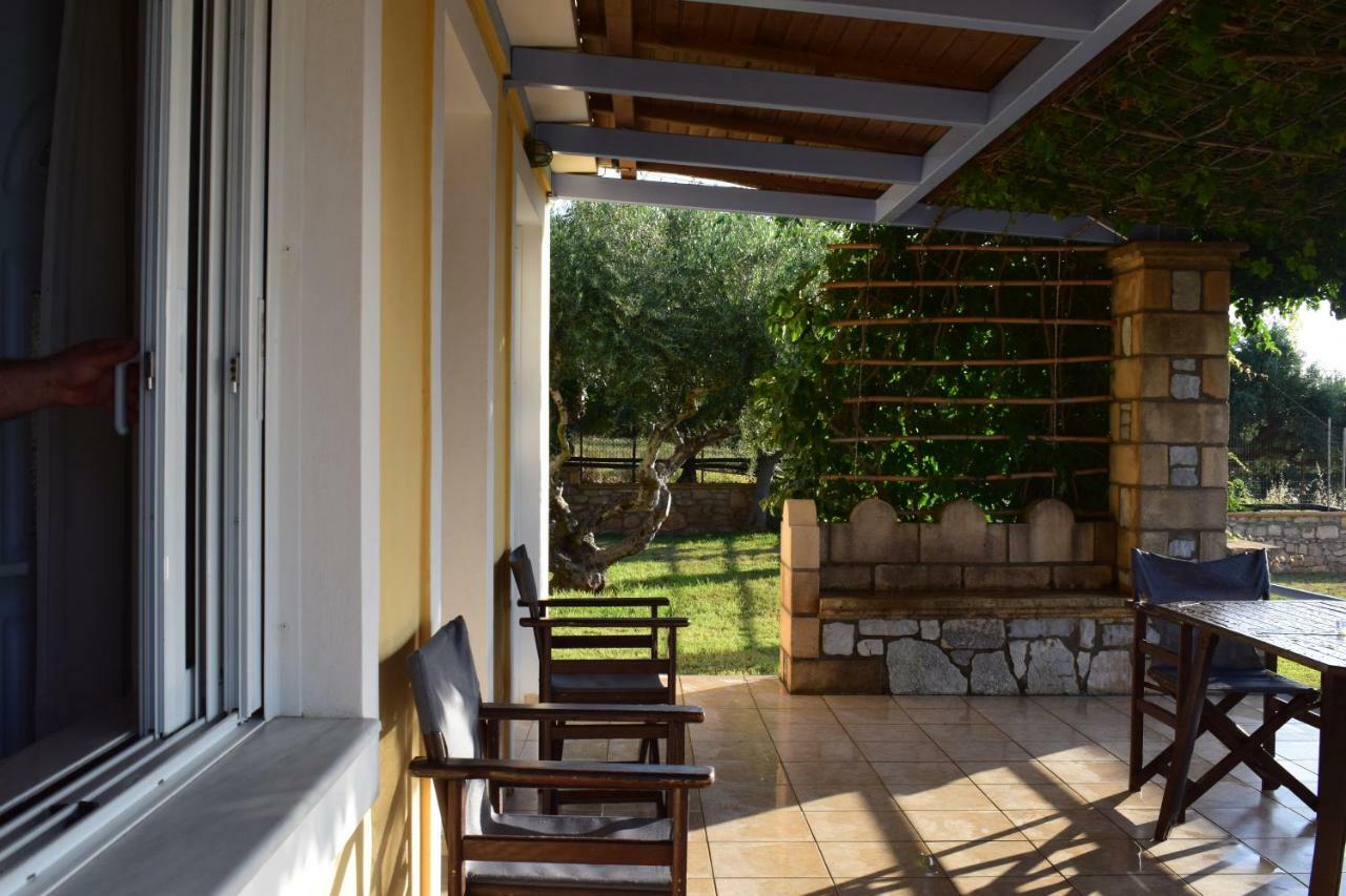 Alexandros Seaside Family Apartments & Villas - Paradise, 7' From Petalidi Kalamaki  Exterior photo