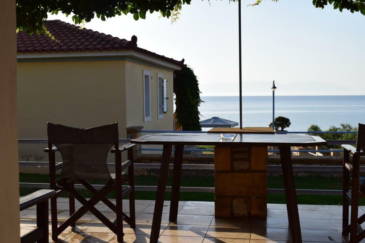Alexandros Seaside Family Apartments & Villas - Paradise, 7' From Petalidi Kalamaki  Exterior photo