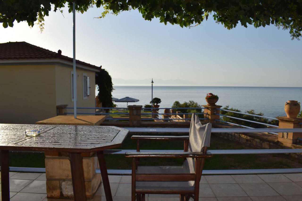 Alexandros Seaside Family Apartments & Villas - Paradise, 7' From Petalidi Kalamaki  Exterior photo
